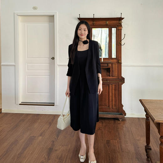 火桐hooton 经典赫本 23姆米重绉重磅真丝吊带连衣裙241LYQ6089 商品图0