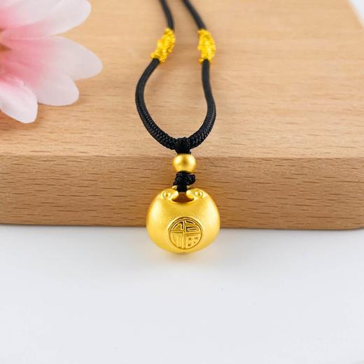 【限时7.5折】【定价黄金】足金 #小胖福 #招财进宝 3D硬金空心双面福字锁包小金坨挂绳吊坠小胖福平安锁吊坠成品项链（含珠子）(AA3DDZ00035)（预售产品下单后不退款不退货不换货不补差价） 商品图0