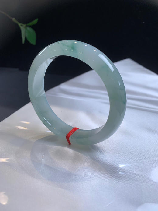 612703，58.冰飘花手镯，整条底妆非常细腻干净，飘清新蓝花，清秀 商品图1