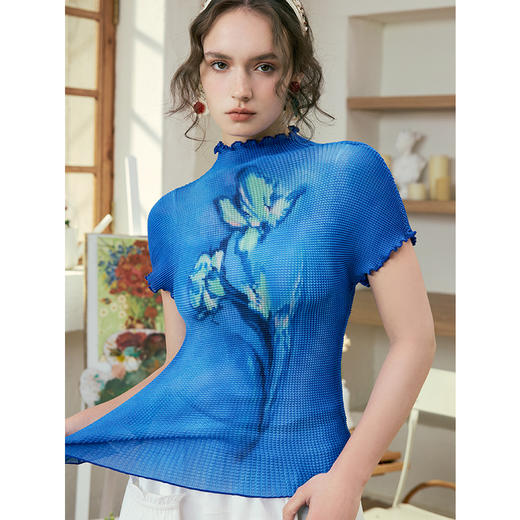 两三事 液态绮香 2025夏季新款复古印花荷叶边半高领短袖t恤女 商品图1