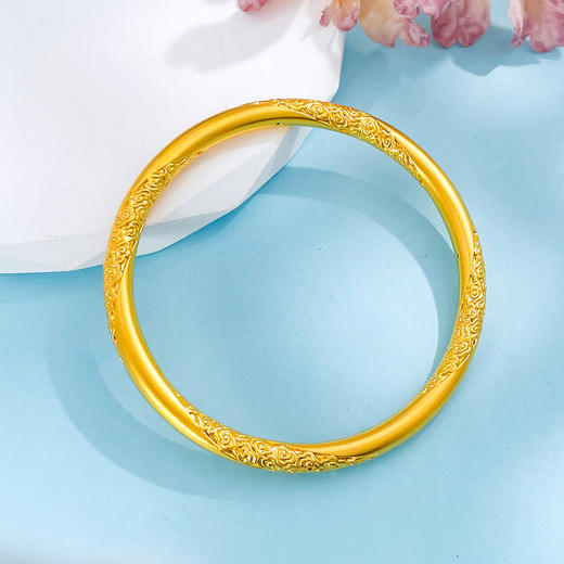 【限时克减150元】足金 3D空心固口手镯古风吉祥如意祥云斜卷草纹圆管手镯（面宽约4.9-5.3mm)(AR3DSZ00032)预售产品下单后不退款不退货不换货不补差价） 商品图1