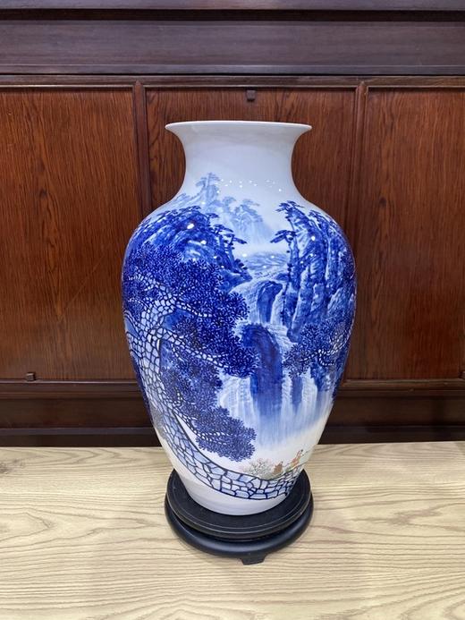 松下品茗图赏瓶