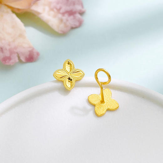 【限时克减150元】足金999 #CNC 5G黄金实心鱼鳞车花四叶花耳饰耳钉(AG5GES00225)（预售产品下单后不退款不退货不换货不补差价） 商品图1