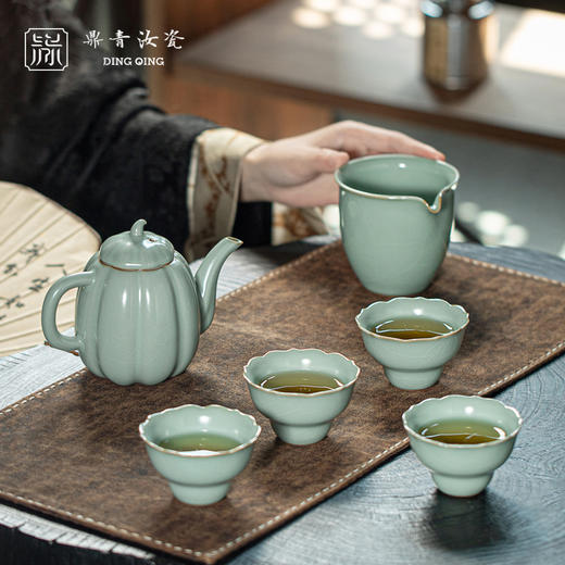 问鼎鼎青系列瓜棱壶 商品图4