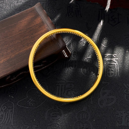 【限时克减150元】足金999.9 古法空心素圈光圈固口内心经泥鳅背手镯（面宽约5.6-6mm，厚约3.9mm）(GFSZW00168-01)（预售产品下单后不退款不退货不换货不补差价） 商品图5