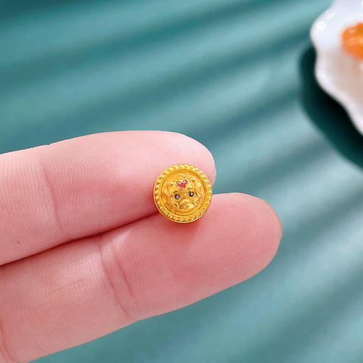 【限时7.5折】【定价黄金】足金 #儿童/宝宝 #时来运转 3D硬金烤漆狗年生肖手串配件时来运转福字狗宝宝Diy手串配件（可转动）(V3DSC00434)预售产品下单后不退款不退货不换货不补差价 商品图3