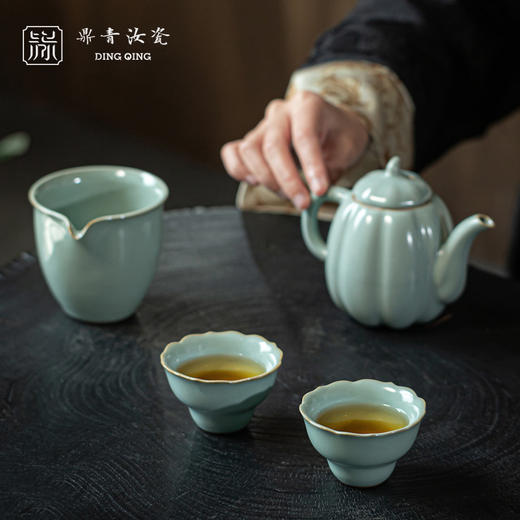 问鼎鼎青系列高足花口杯 商品图4