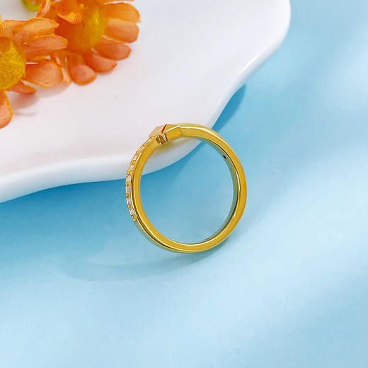 【限时克减150元】足金 #莫桑石 无氰5D空心镶嵌莫桑固口T字形戒指女戒(BH5DJZ00118)（预售产品下单后不退款不退货不换货不补差价）（预售产品下单后不退款不退货不换货不补差价） 商品图4