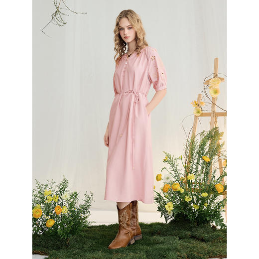 两三事 甜樱幻境 2025夏季新款森女风镂空绣花泡泡袖连衣裙 商品图1