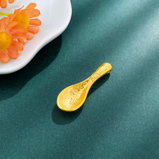 【限时7.5折】【定价黄金】足金 #儿童/宝宝 【精品】3D硬金仿古法衣食无忧福字金汤匙吊坠鱼跃龙门锦鲤金勺子吊坠(AU3DDZ00002)（预售产品下单后不退款不退货不换货不补差价） 商品图2