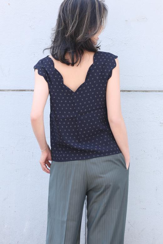 TYNVIE 经典V领背心-爱心花纹 商品图5