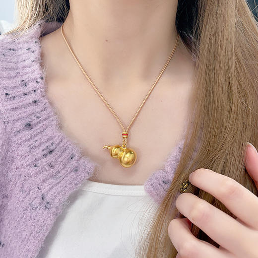 【限时克减150元】足金999.9 #非凡福佑 #葫芦 古法空心挂绳吊坠低温珐琅福禄贺岁葫芦吊坠（含配件，配件为黄金）(AEWZGFDZ00052-1)（预售产品下单后不退款不退货不换货不补差价 商品图4