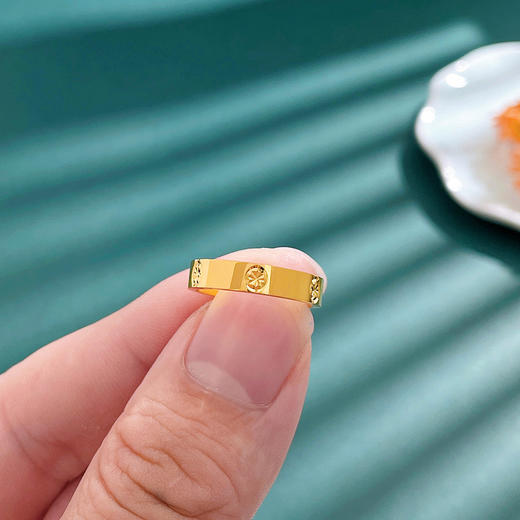 【限时克减150元】足金999.9 【精品】实心固口戒指镜面金螺丝纹圈戒（面宽约3.7-4.1mm)(ANWJZ00011)（预售产品下单后不退款不退货不换货不补差价 商品图2