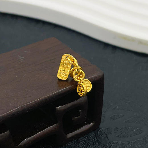 【限时7.5折】【定价黄金】足金999 古法空心平安喜乐健康方牌手串挂件Diy手串挂件(AKGFSC00843)（预售产品下单后不退款不退货不换货不补差价）（预售产品下单后不退款不退货不换货不补差价） 商品图1