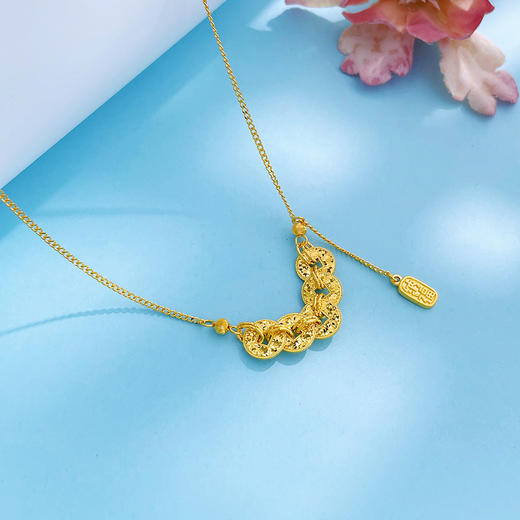 【限时克减150元】足金999 #碎碎冰 #招财纳福 实心财源滚滚仿碎碎冰五帝币招财纳福吊饰流苏调节套链(BE5GTL00280)（预售产品下单后不退款不退货不换货不补差价 商品图1