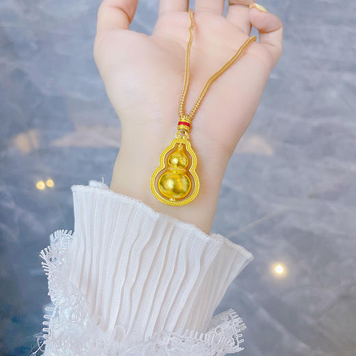 【限时克减150元】足金999.9#时来运转 #低温珐琅 古法空心挂绳吊坠福禄连连可转招财葫芦吊坠（含配件）(AEWGFDZ00088-2)（预售产品下单后不退款不退货不换货不补差价） 商品图3