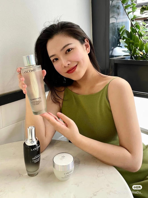 【兰蔻极光面霜修护三件套】极光水250ml、小黑瓶100ml、极光5号霜)免税店超值好物 主打修复暗沉，提亮肤色，面霜很好吸收，冰淇淋质地，一点也不腻 商品图2