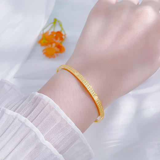 【限时克减150元】足金999.9 【精品】实心镜面金固口手镯满天星钉珠仿钻四方手镯（面宽约3.7-4.1mm，厚约2mm)(BFWSZ00013) 商品图0