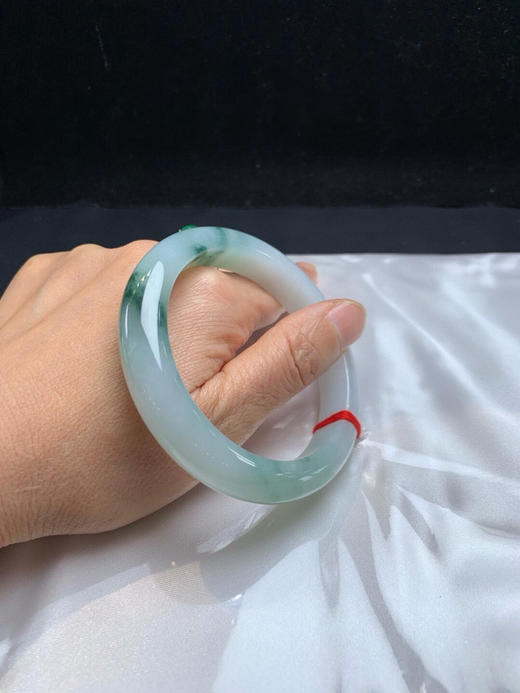 612704，60.3飘花手镯，清新干净，底妆也特别细，版型好 商品图5