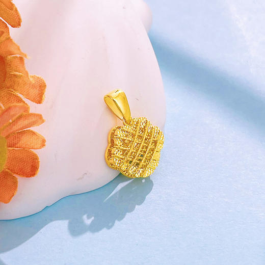 【限时7.5折】【定价黄金】足金999 #祈福 5G黄金镂空福字锁碎碎冰吊坠(AG5GDZ00207)（预售产品下单后不退款不退货不换货不补差价） 商品图2