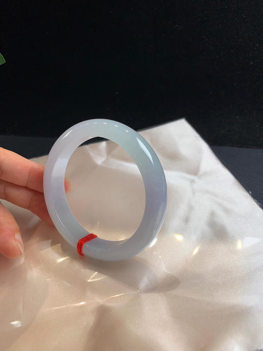 612705，55.5 淡紫罗兰手镯，整圈隐隐约约带些紫底，整条润润的，干净清新淡雅 商品图4