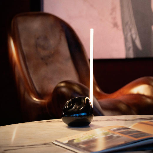 摩根X豪尔赫·埃雷拉大师联名款流体系列面光充电台灯 商品图1