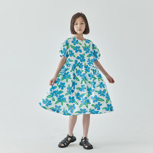 【代发】蓝色印花连衣裙 棵初夏季女童蓝花色全棉印花裙子中大童泡泡袖褶皱碎花裙 商品图4
