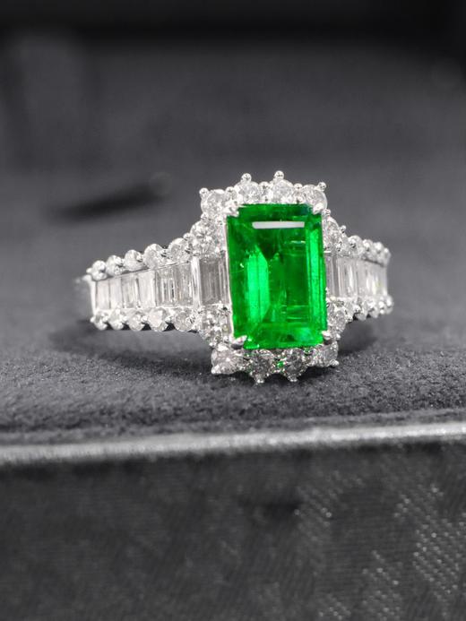 1.7ct刻面祖母绿戒指 商品图2