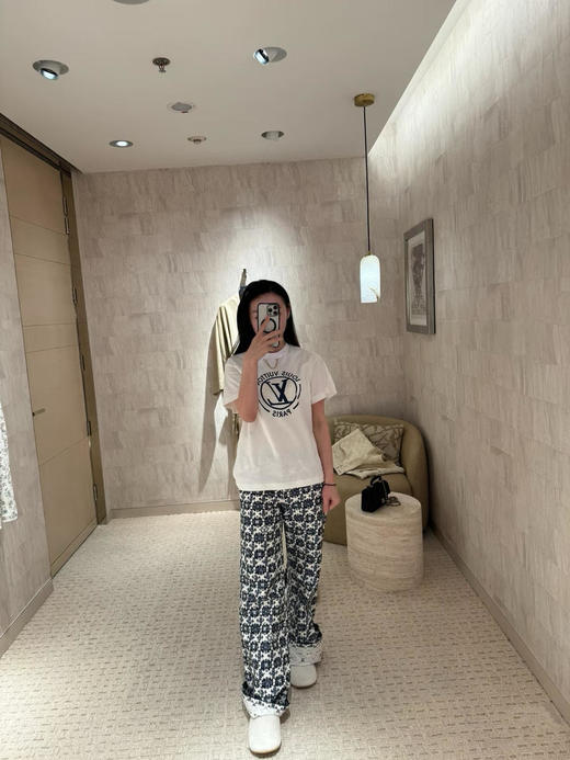 驴家LVFW24BythePool系列白色Logo字母印花圆领金属链条装饰套头短袖（TM） 商品图13