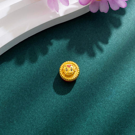 【限时7.5折】【定价黄金】足金 #儿童/宝宝 #时来运转 3D硬金烤漆狗年生肖手串配件时来运转福字狗宝宝Diy手串配件（可转动）(V3DSC00434)预售产品下单后不退款不退货不换货不补差价 商品图1