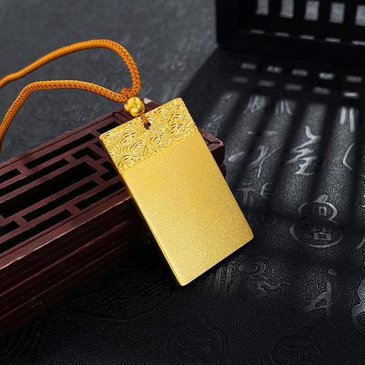 【限时克减150元】足金999.9 古法实心挂绳平安无事牌祥云如意方牌吊坠（含金珠、面宽约42.9*26.9mm）(GFDZW00439-03)（预售产品下单后不退款不退货不换货不补差价） 商品图1