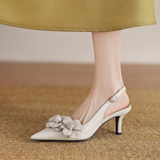 【预售5天】真皮尖头花朵包头凉鞋女夏季新款法式气质细跟高跟后空单鞋ZYY&A1211 商品图4