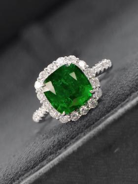 2.5ct刻面祖母绿