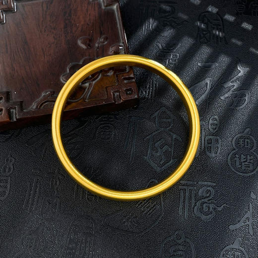 【限时克减150元】足金999.9 #复古风 古法空心固口光圈素圈轮胎手镯（面宽约7.9-8.3mm，厚约4.7mm）(AVGFSZ00031-07)预售产品下单后不退款不退货不换货不补差价 商品图2