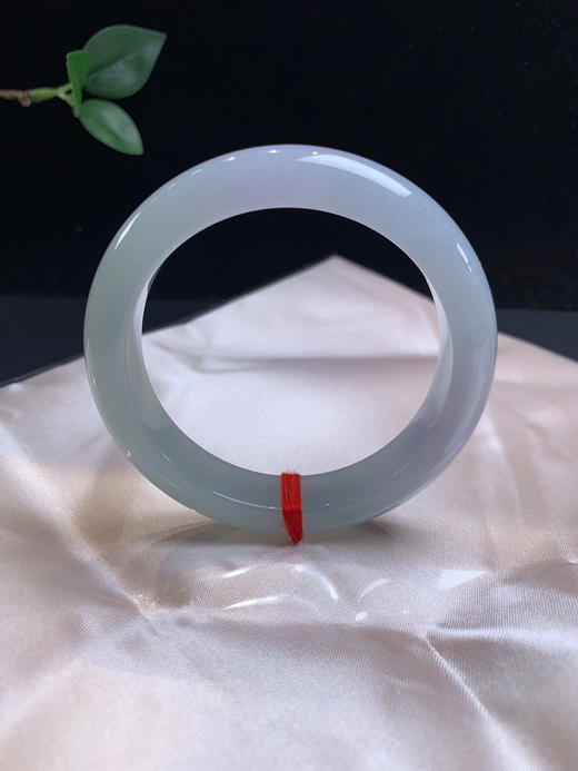 612706，54.7淡春彩手镯，一截浅浅的蓝底，一截淡紫，整体底妆均匀干净、润润的 商品图5