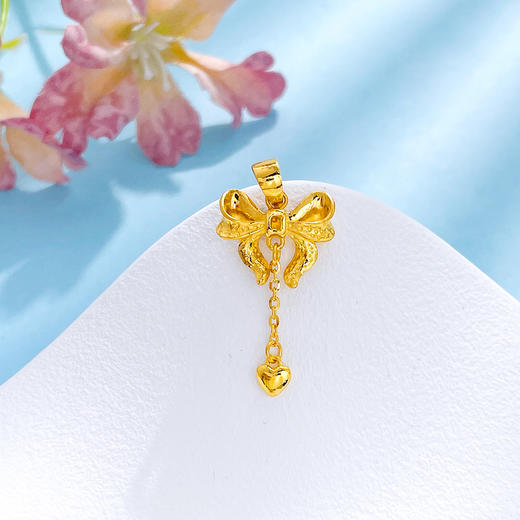 【限时克减150元】足金999.9 【精品】心形流苏蝴蝶结吊坠（不含链）(DZ00795)（预售产品下单后不退款不退货不换货不补差价）（预售产品下单后不退款不退货不换货不补差价） 商品图1