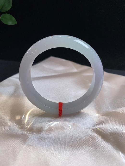 612705，55.5 淡紫罗兰手镯，整圈隐隐约约带些紫底，整条润润的，干净清新淡雅 商品图0