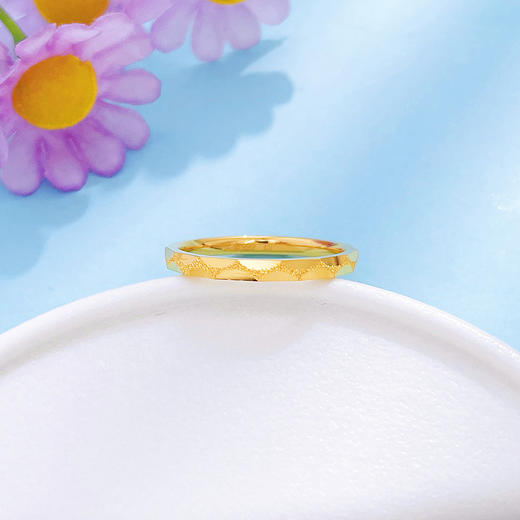 【限时克减150元】足金999 5G黄金实心镜面金固口半圆刻面圈戒(BE5GJZ00051)（预售产品下单后不退款不退货不换货不补差价 商品图1