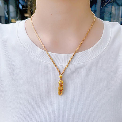 【限时克减150元】足金999 #招财纳福 古法空心挂绳吊坠国潮传承铜钱图案三元豆冰丝金丝绒金福豆吊坠（含珠子）(AUQGFDZ00142)（预售产品下单后不退款不退货不换货不补差价） 商品图5