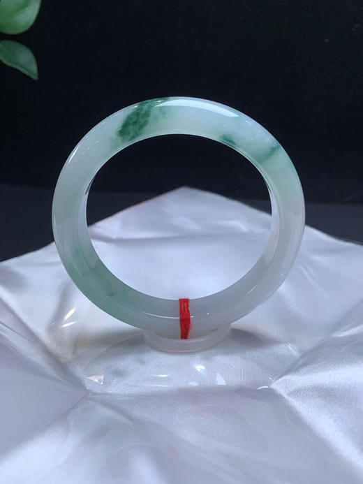 612704，60.3飘花手镯，清新干净，底妆也特别细，版型好 商品图0