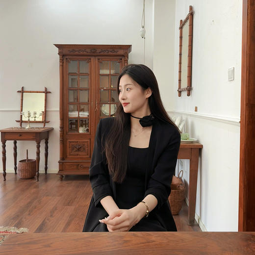 火桐hooton 经典赫本 23姆米重绉重磅真丝吊带连衣裙241LYQ6089 商品图3