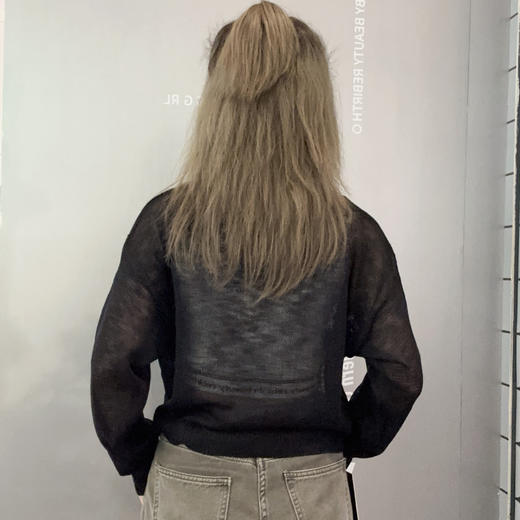 ZS V领镂空字母印花毛织上衣50109春季903021031035 商品图1