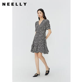 NEELLY纳俪商场同款夏新款黑白碎花连衣裙女短袖V领法式优雅长裙N25044Y14421