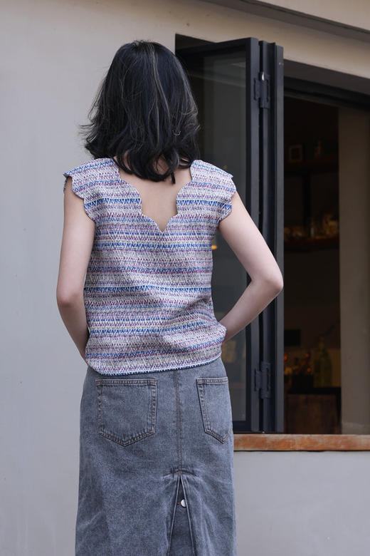 TYNVIE 经典V领背心-蓝色条纹 商品图11