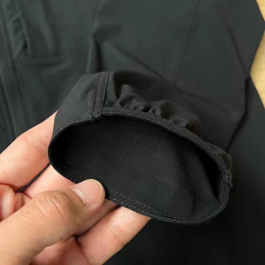 原单始祖鸟 Gamma Lightweight轻量 薄款夹克外套！
黑色S M L XL（偏大）
清货特价 商品图6