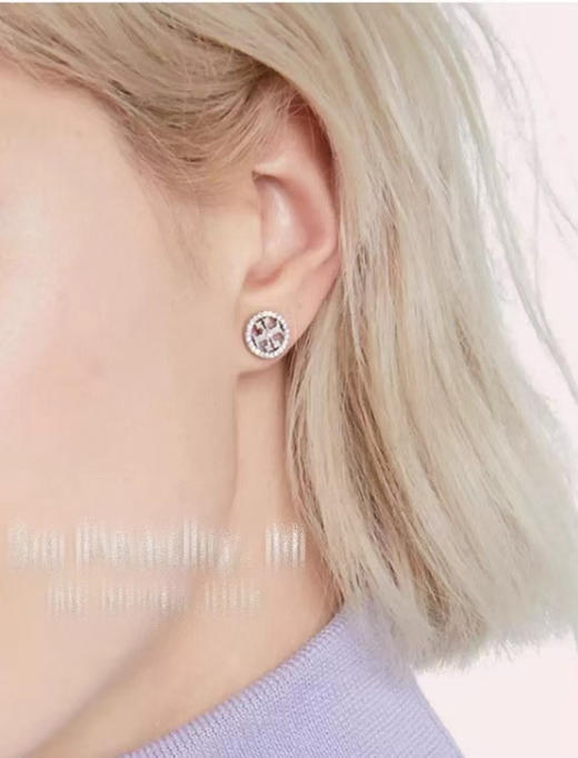 外贸原单TB密镶锆石小圆标耳钉 
三色: 金色/银色/玫瑰金

材质:黄铜镀金➕锆石➕医用钢针

特价，简易包装 商品图11