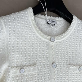 小香开衫。 黑色 白色。  自己备注号码颜色。