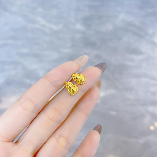 【限时克减150元】足金999 5G黄金镂空鱼鳞葫芦福禄耳饰耳钉(AG5GES00287)（预售产品下单后不退款不退货不换货不补差价（预售产品下单后不退款不退货不换货不补差价 商品图2