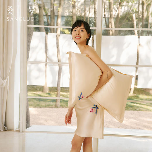 母亲节送礼』桑罗桑蚕丝新中式刺绣双面枕套2025年新款 商品图1