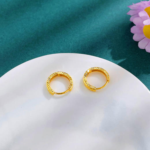 【限时克减128元】足金999 （足金999字印）5G黄金三面车花耳饰耳圈卡扣耳饰(5GES00912)（预售产品下单后不退款不退货不换货不补差价） 商品图1